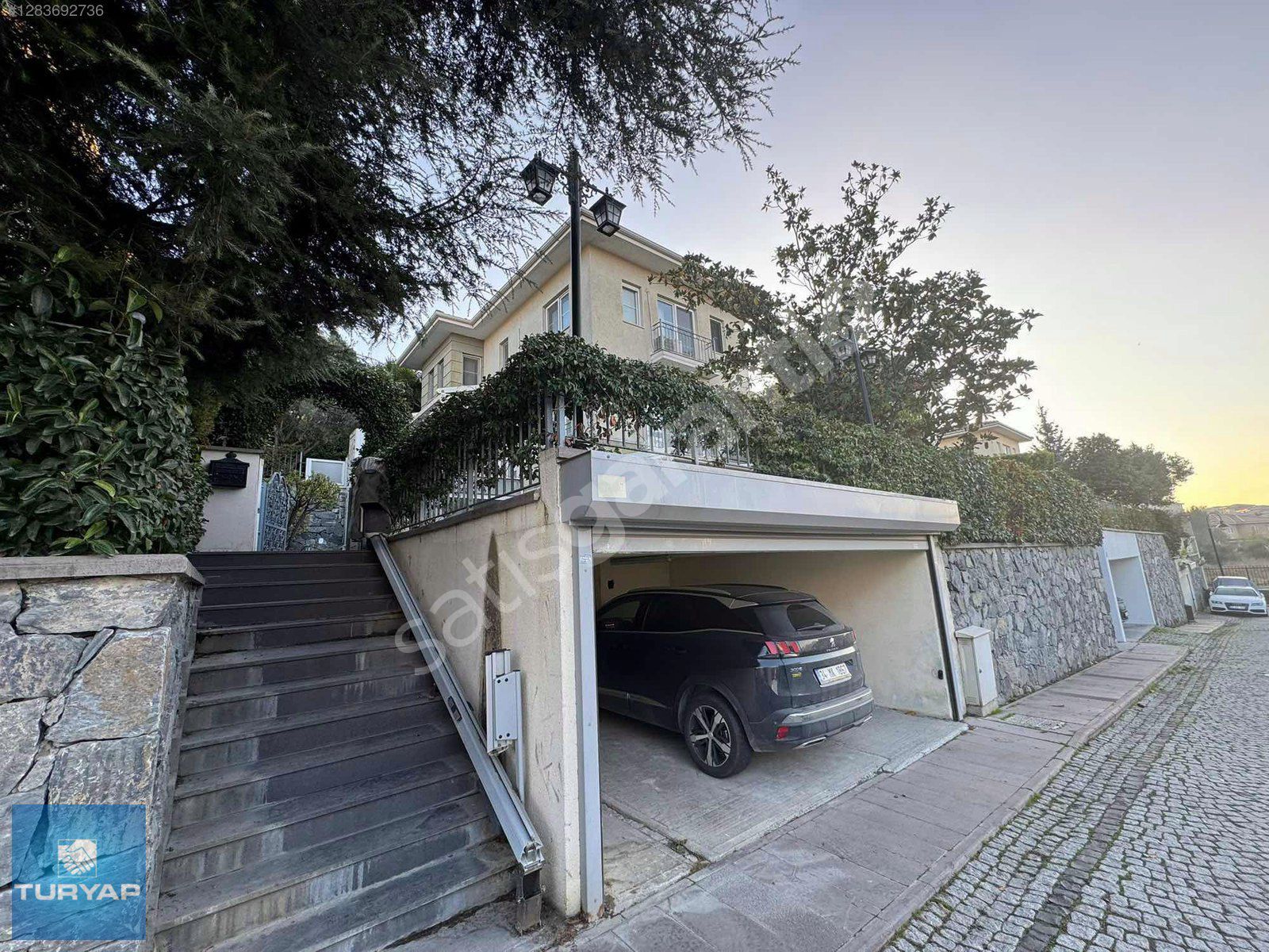 BAHÇEŞEHİR GÜNIŞIĞI VİLLARINDA FULL EŞYALI 5+2 KİRALIK VİLLA