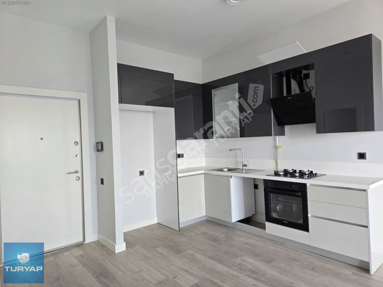 ÇINARKÖY EVLERİNDE PEYZAJ MAN BÜYÜK TİP 1+1SATILIK DAİRE