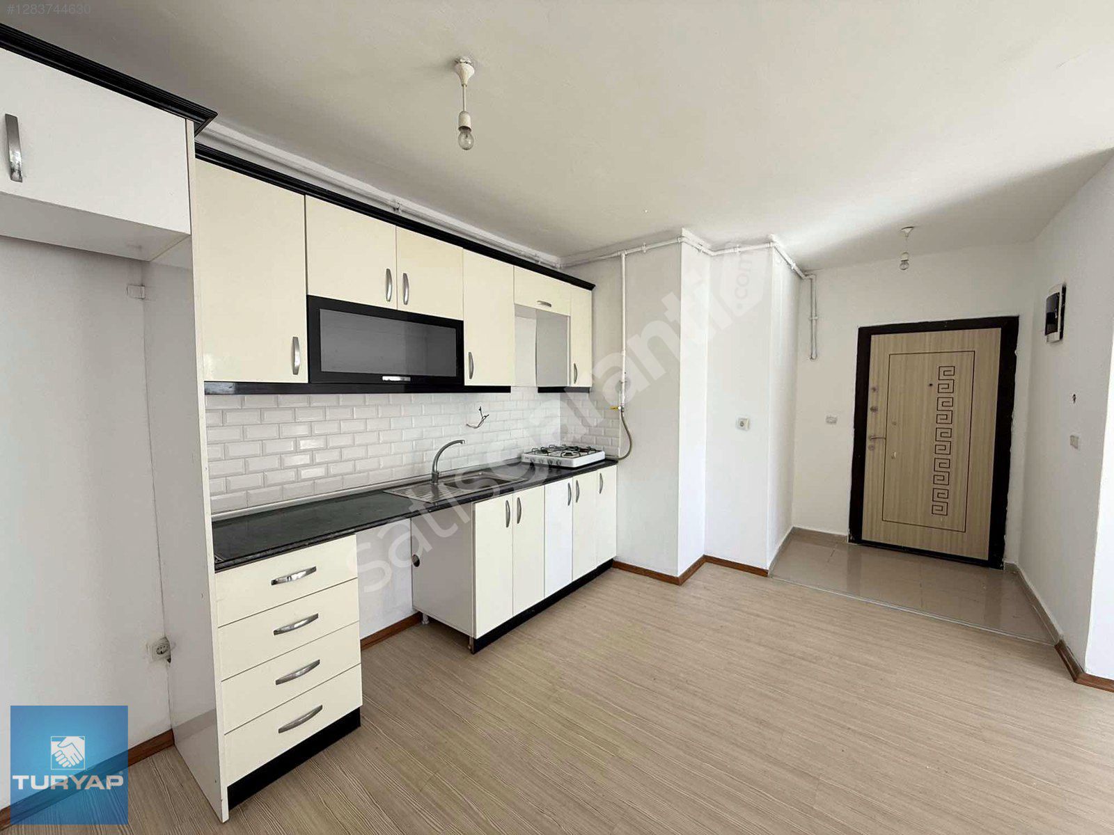 ESENYURT FİTOWERSTA BÜYÜK TİP 1+1 SATILIK BOŞ DAİRE