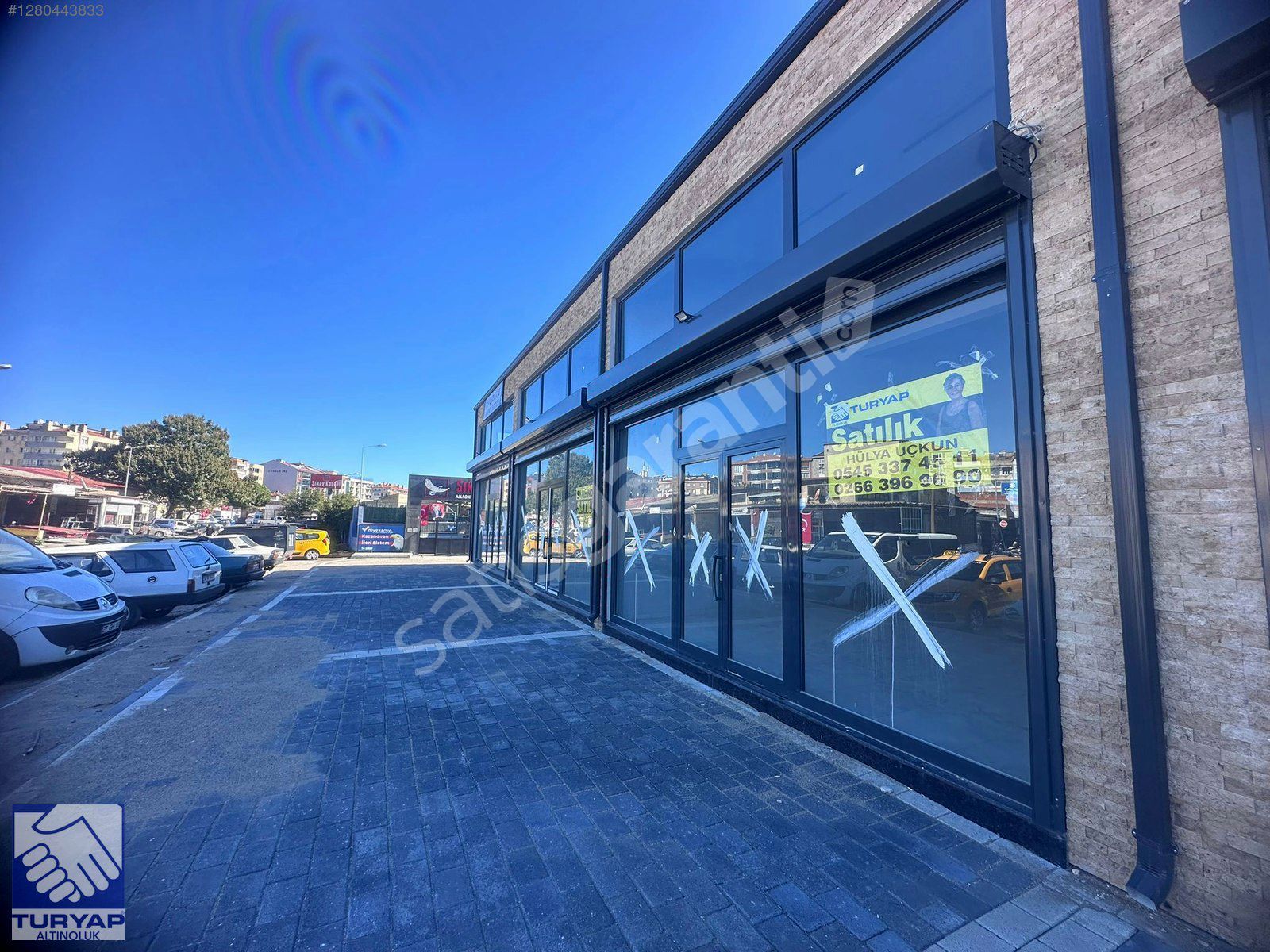 EDREMİT SANAYİ SİTESİN DE ÖN CEPHE SATILIK DÜKKAN