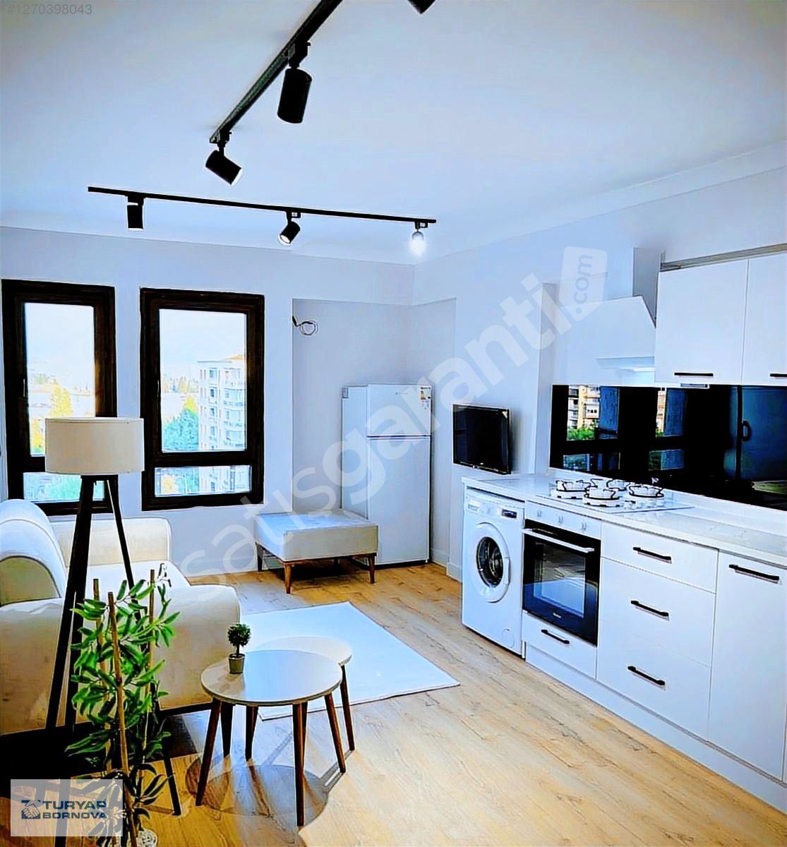 Bornova Merkez'de Eşyalı Satılık 1+1 Daire