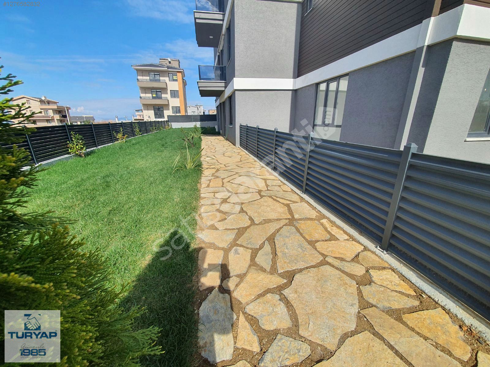 YALOVA MERKEZDE SATILIK KÖŞE 1+1 DAİRE