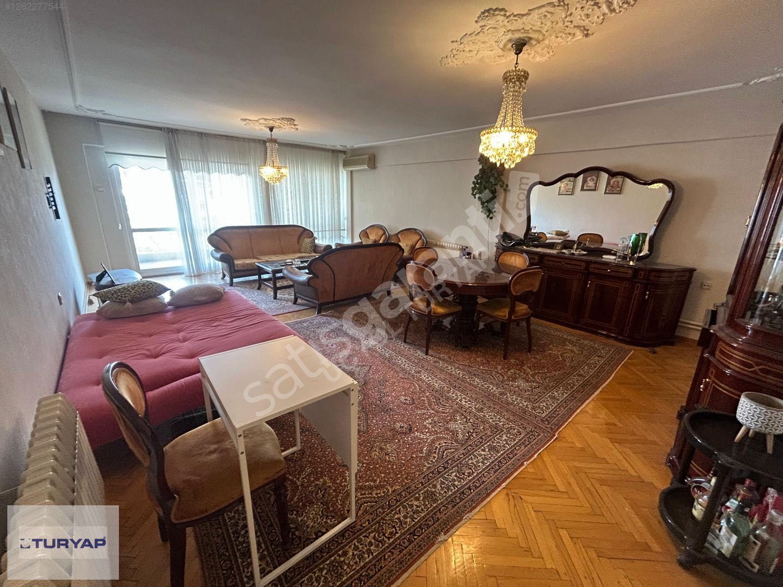 İzmir Karabağlar Bahar Mahallesinde Cadde üzeri Satılık Daire