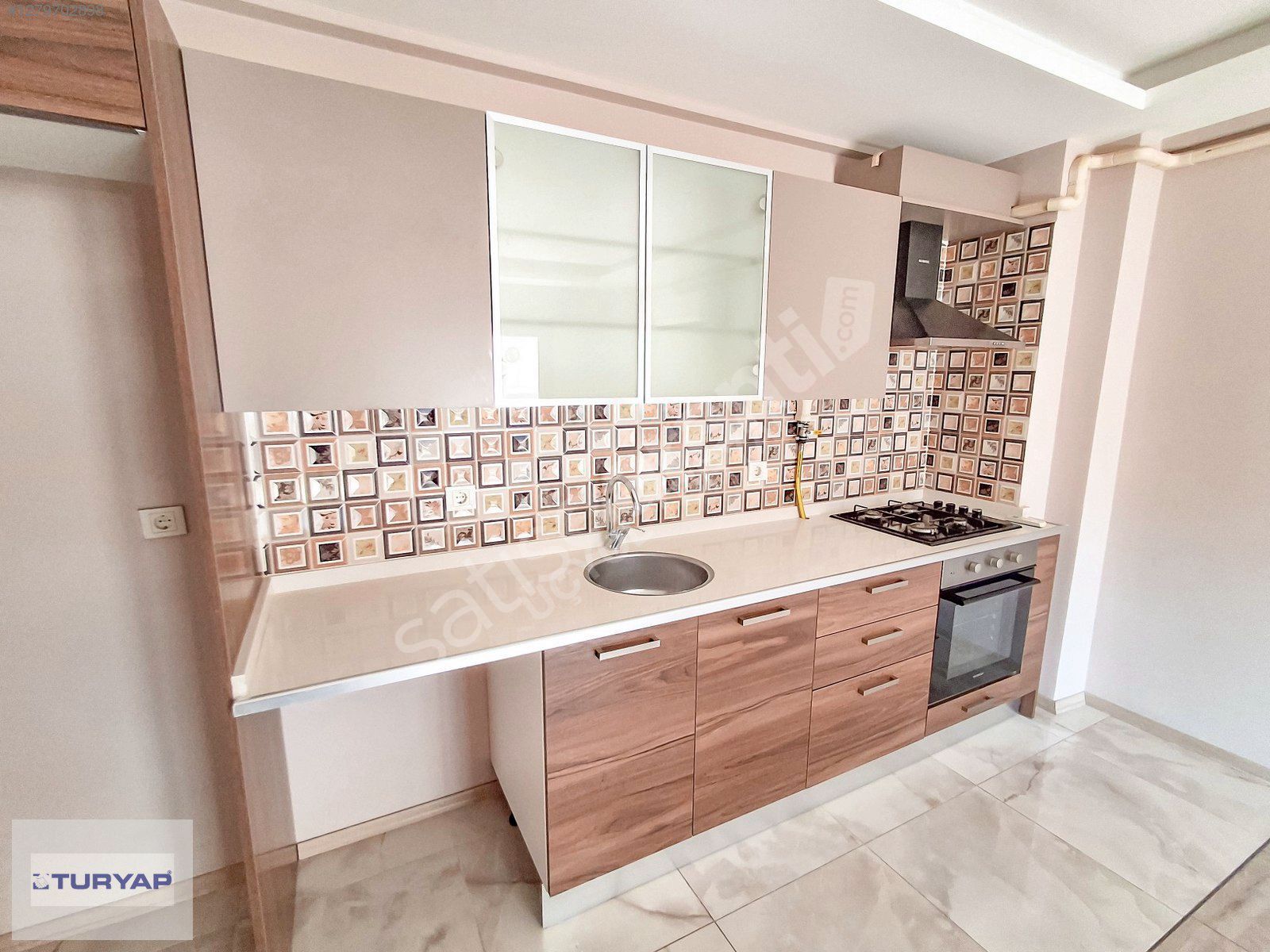 TURYAP | 2+1, DOĞAL GAZLI, ÜÇYOL'A YAKIN, BARBAROS MAH. | KONAK