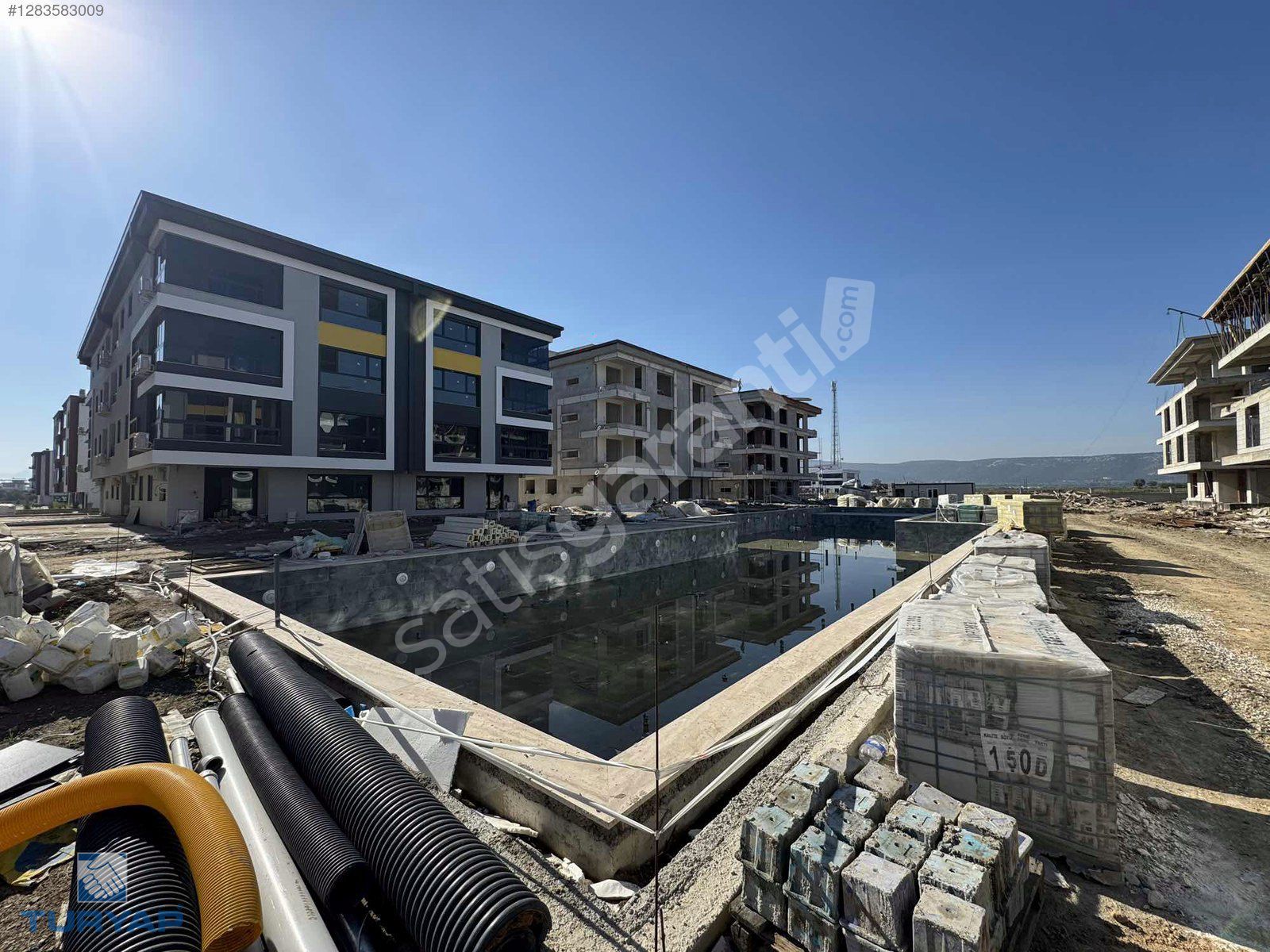 TORBALI MURATBEY MAHALLESİNDE HAVUZLU SİTEDE SATILIK 3+1 DAİRE