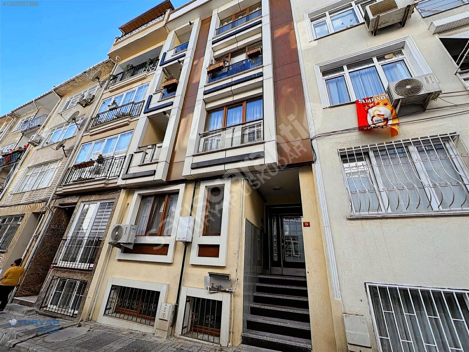 Üsküdar Valide-i Atik Yeni Bina da, Bahçe Katı Geniş 2+1 Kiralık
