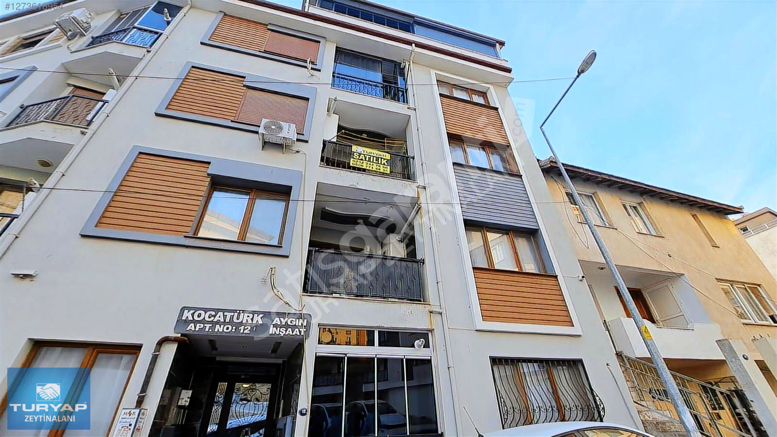 Seferihisar'da 3+1 Balkonlu,Önü Açık,Ferah Satılık Daire