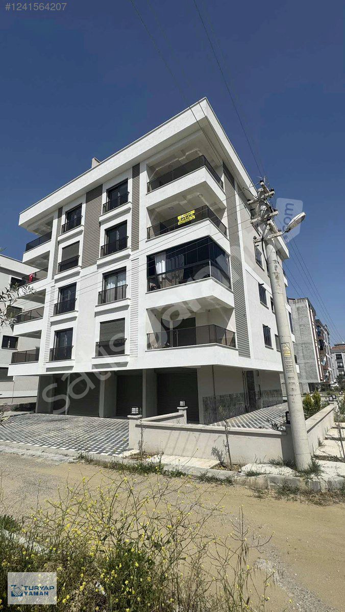 ERGENEKON MAHALLESİNDE GİYİNME ODALI BİREYSEL OTOPARKLI DAİRE