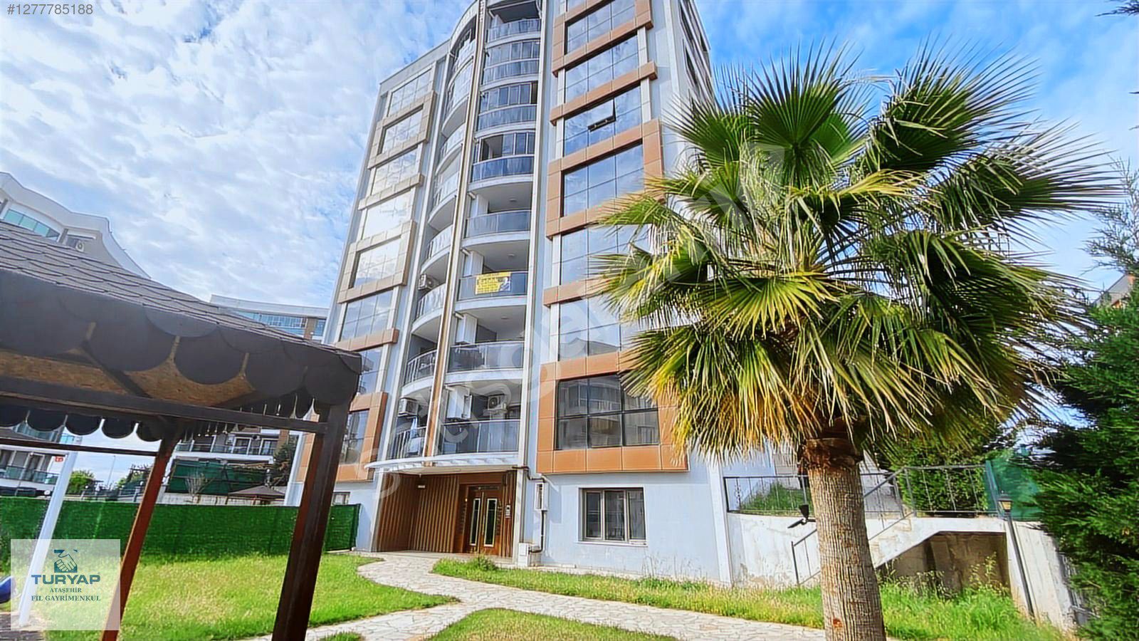 İstiklal Mahallesi Havuzlu, Açık Otoparklı Satılık 3+1 Daire