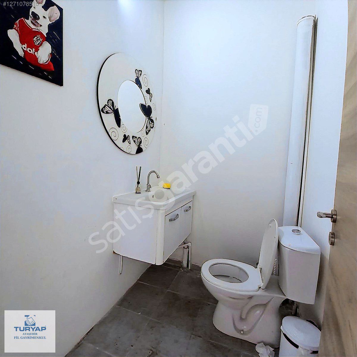 Foça Büyükdeniz Çarşısında Geniş Vitrinli Dükkan & Mağaza