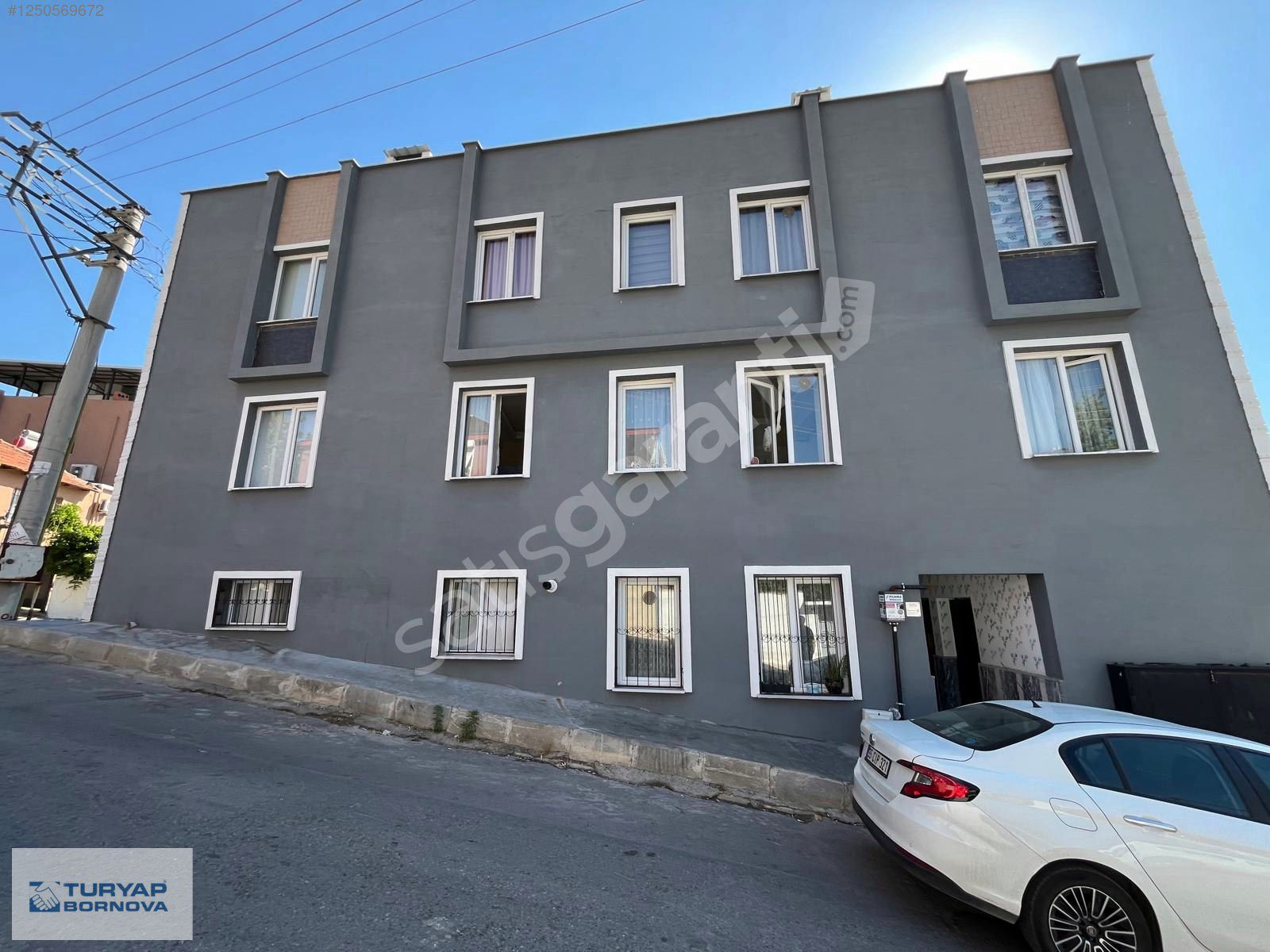 İzmir Çiğili Yakakentte 3+1 satılık daire