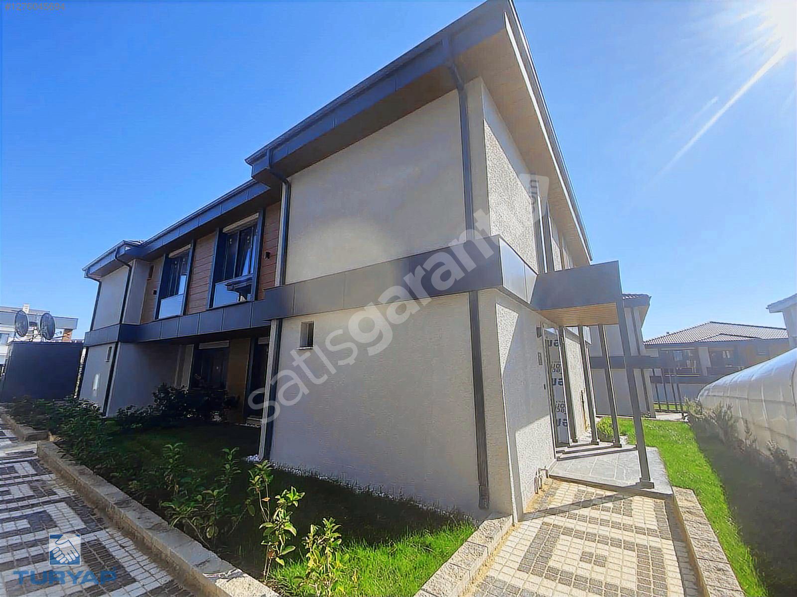 TURYAP'TAN SİLİVRİ'DE HARİKA KONUMDA DENİZE SIFIR 3+1 VİLLA