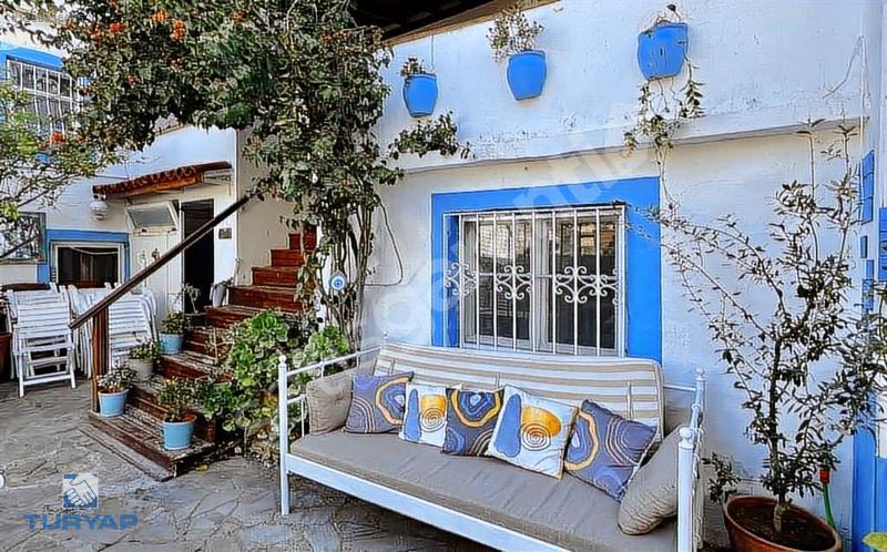 TURYAP'TAN ALAÇATI ÇARŞIDA 9 ODALI BAHÇELİ BUTİK OTEL