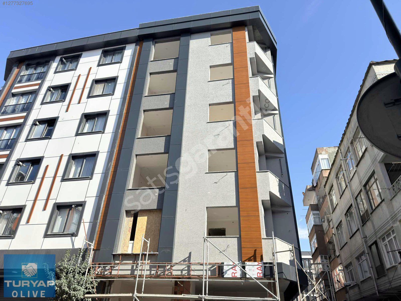 Zeytinburnu Yeşiltepe mahallesi Köşe başı satılık 2+1 Daire