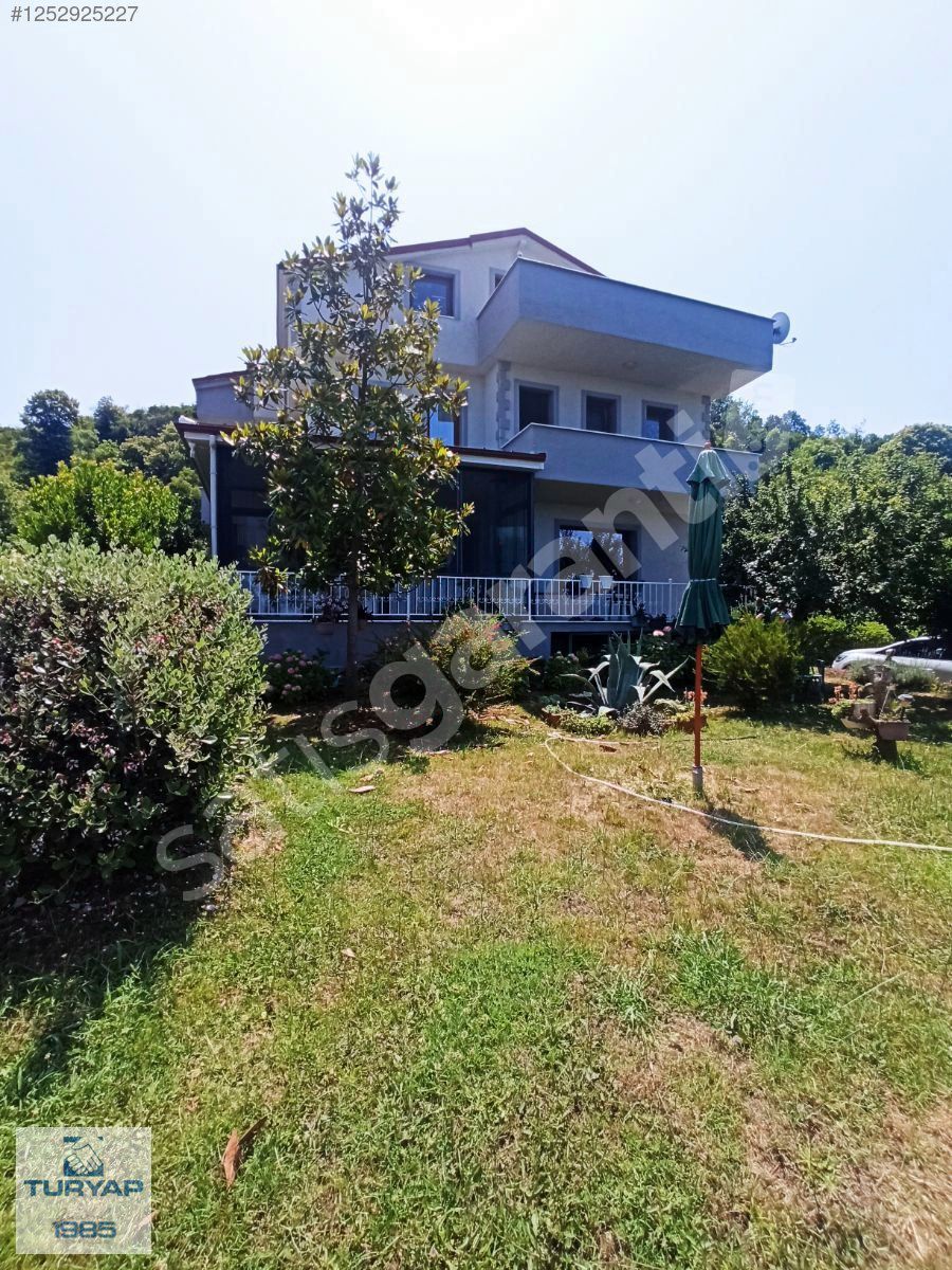 1000 METREKARE İÇİNDE DENİZ MANZARALI MÜSTAKİL EV