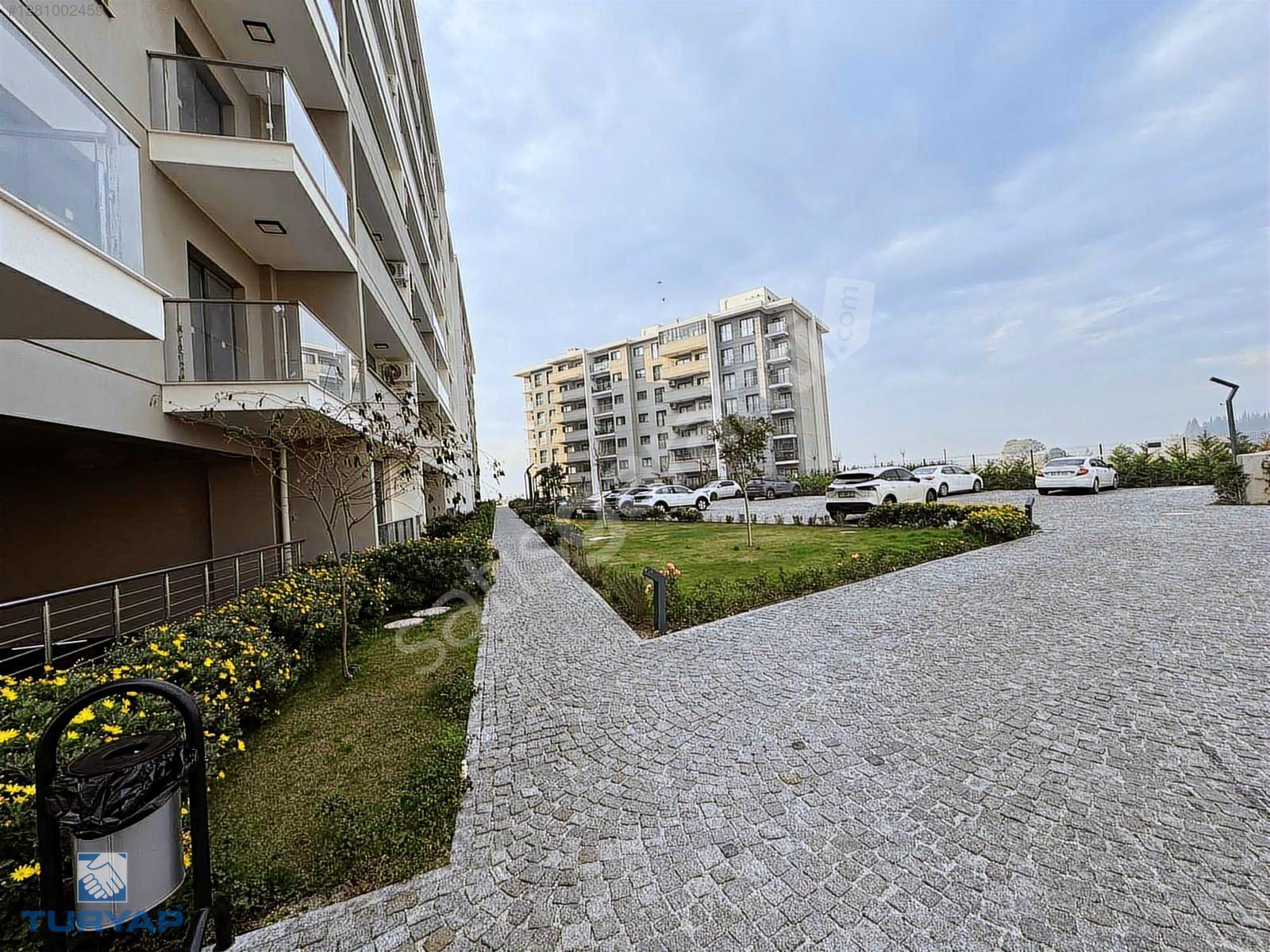 TORBALI DA İZBAN YAKINI HAVUZLU SİTEDE KİRALIK 1+1 DAİRE