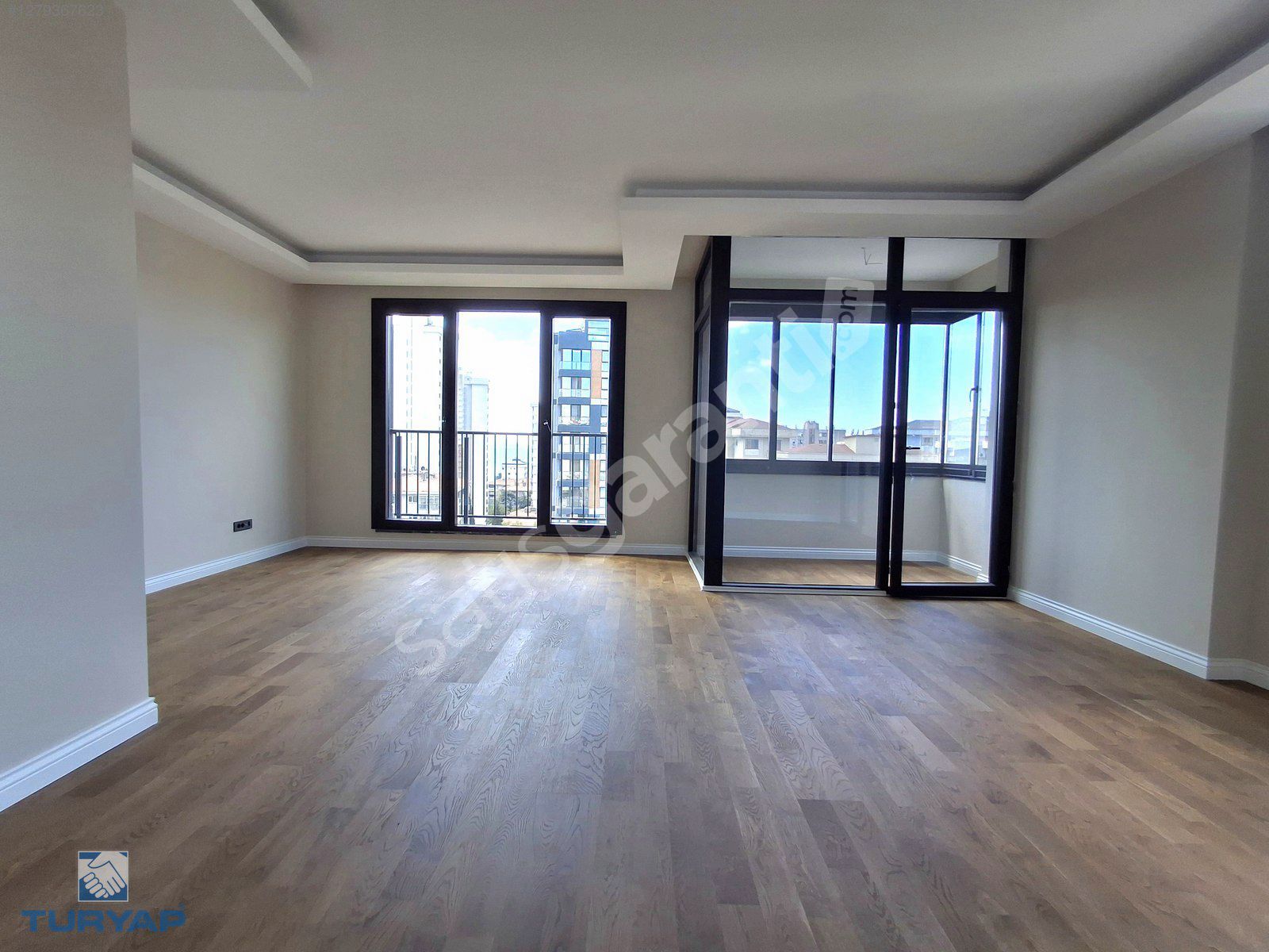 TURYAP'TAN SUADİYE'DE BAĞDAT'A İKİ ADIM BALKONLU GENİŞ 3+1