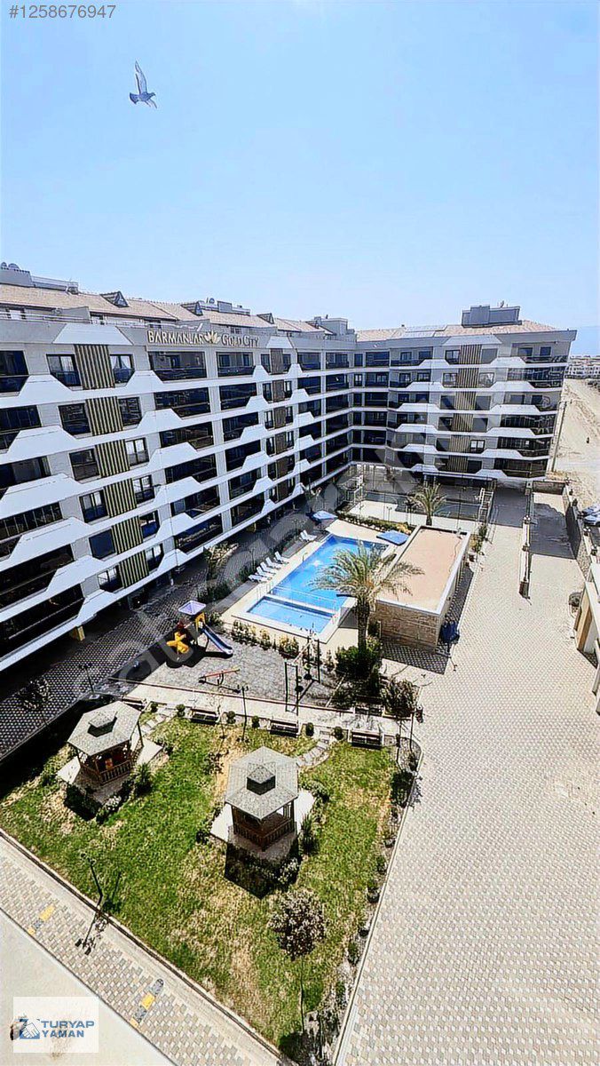 ERGENEKON MAHALLESİNDE SİTE İÇERİSİNDE CAM BALKONLU 3+1 DAİRE