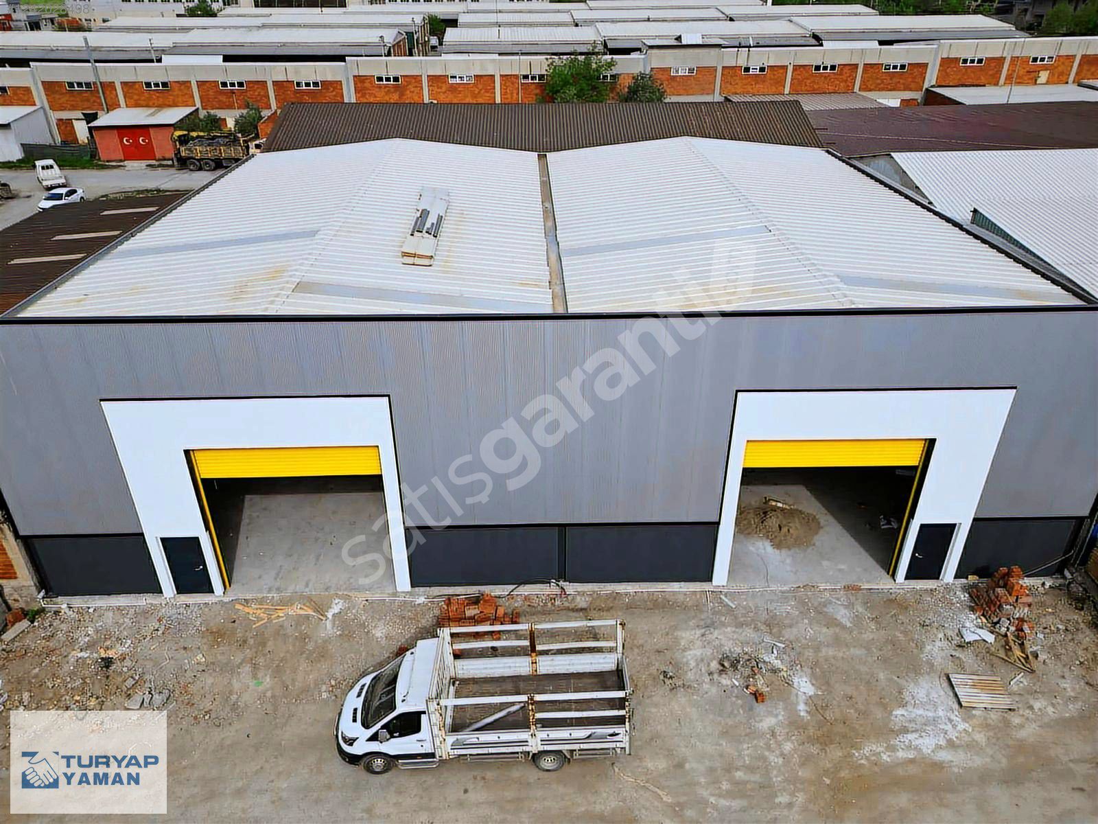 TURGUTLU KOŞUKIRINDA 435 M² SIFIR KİRALIK DEPO