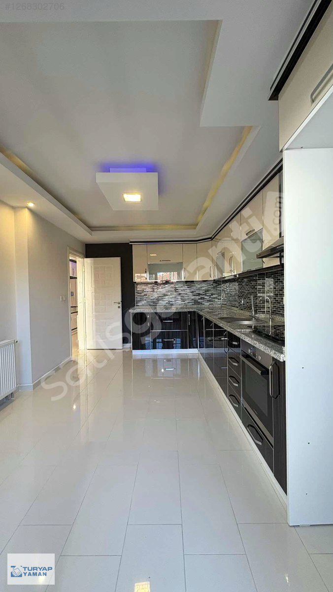 TURYAP YAMANDAN CUMHURİYET MAHALLESİ KARACA SOKAKTA 3+1