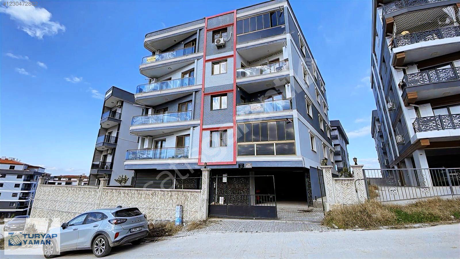 TURYAP YAMANDAN ERGENEKON MAHALLESİNDE 130 M² SATILIK 3+1