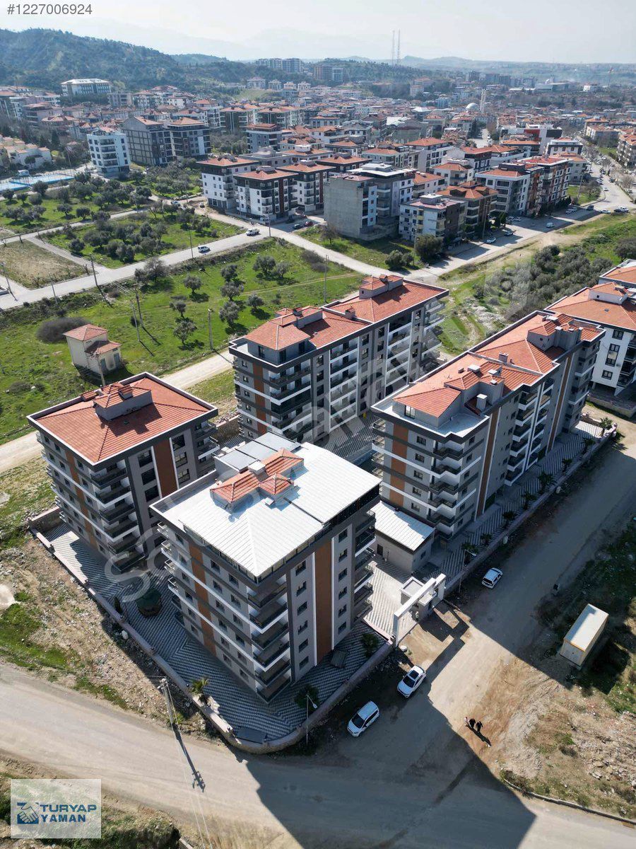 ERGENEKON MAHALLESİ NİBA LİFE SİTESİNDE 160 M² ARA KAT DAİRE