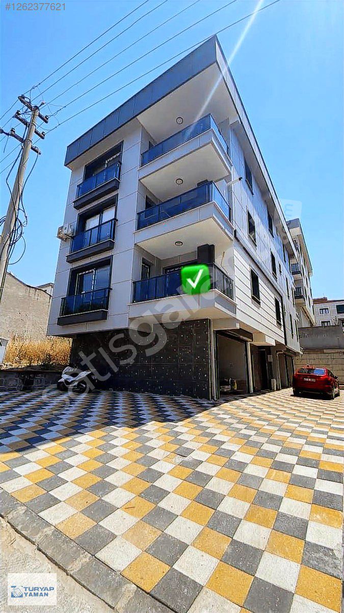TURYAP YAMANDAN ERGENEKONDA PAZAR YERİNE YAKIN LÜKS 3+1