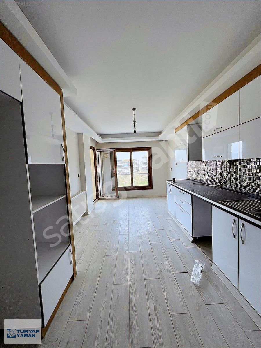 ERGENEKON FİLE MARKET CİVARI 180 m2 GENİŞ 4+1 DAİRE