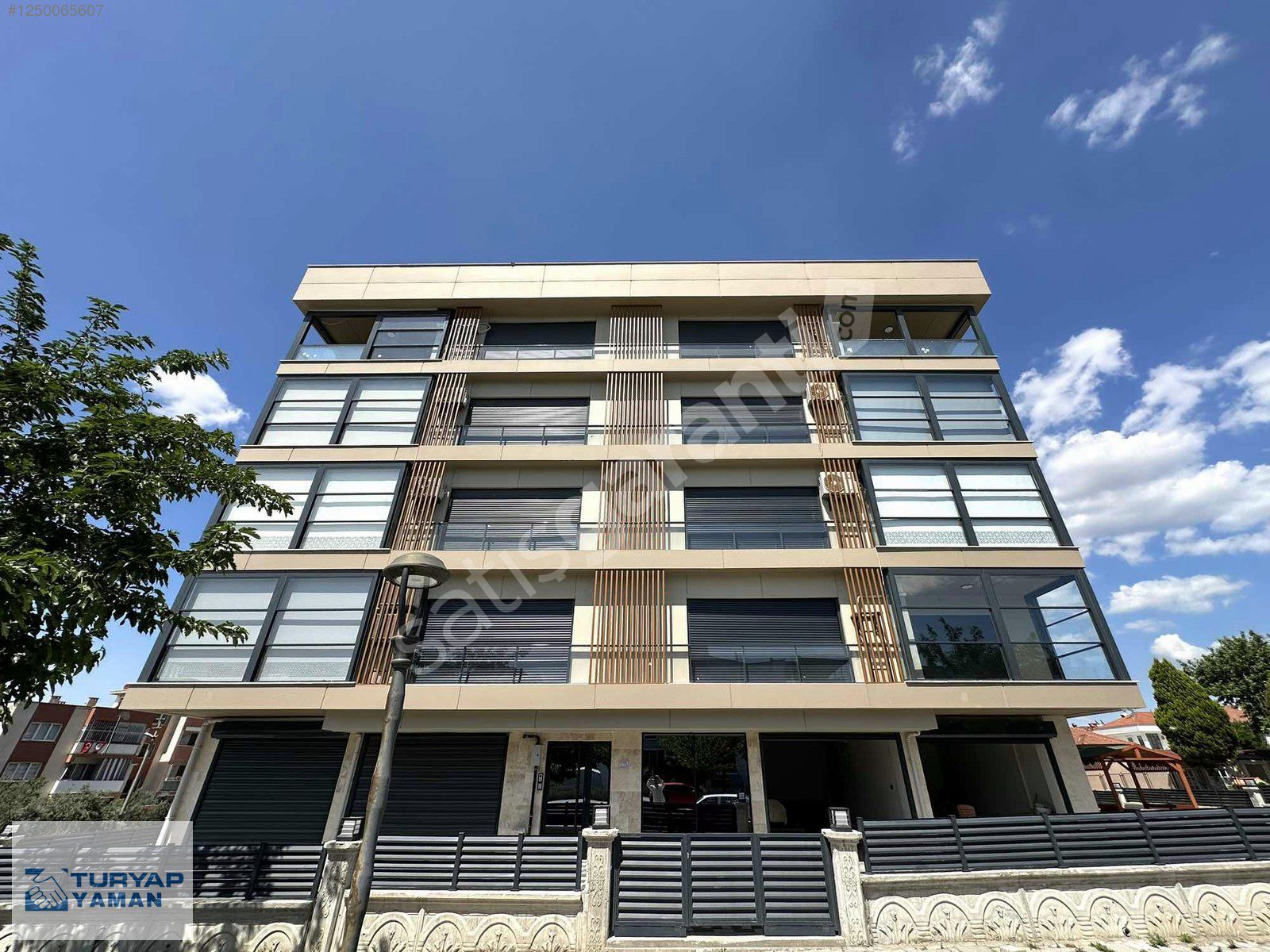 TURYAPTAN ERGENEKONDA MÜKEMMEL LOKASYONDA EMSALSİZ 3+1 DAİRE