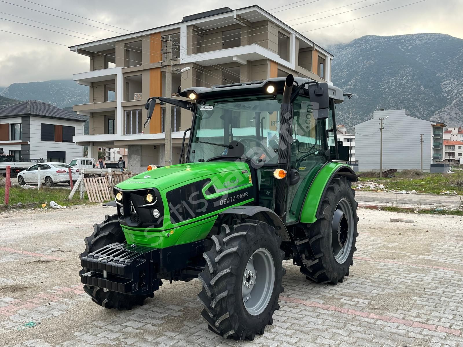2024 DEUTZ 5075D DT K.K SIFIR KOKUSU ÜZERİNDE