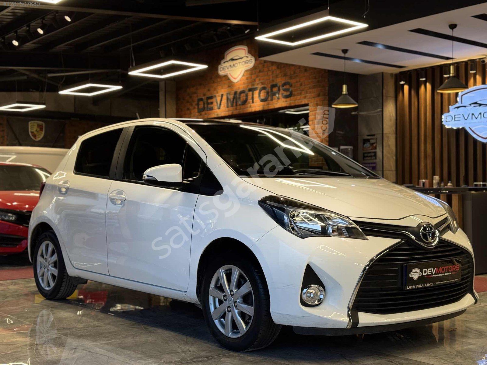 DEV MOTORS'TAN 2017 TOYOTA YARİS C.TAVAN/OTOMATİK/G.GÖRÜŞ/HATASZ