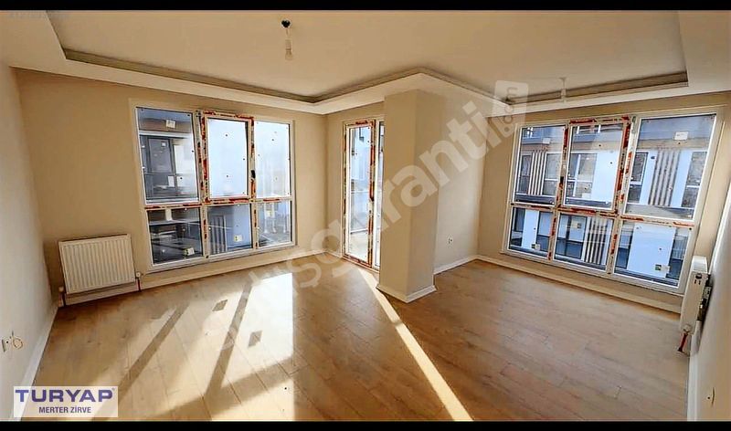 ÇAMLICA ADEN KONAKLARI'nda FIRSAT FİYATA! ARA KAT PEYZAJ CEPHELİ