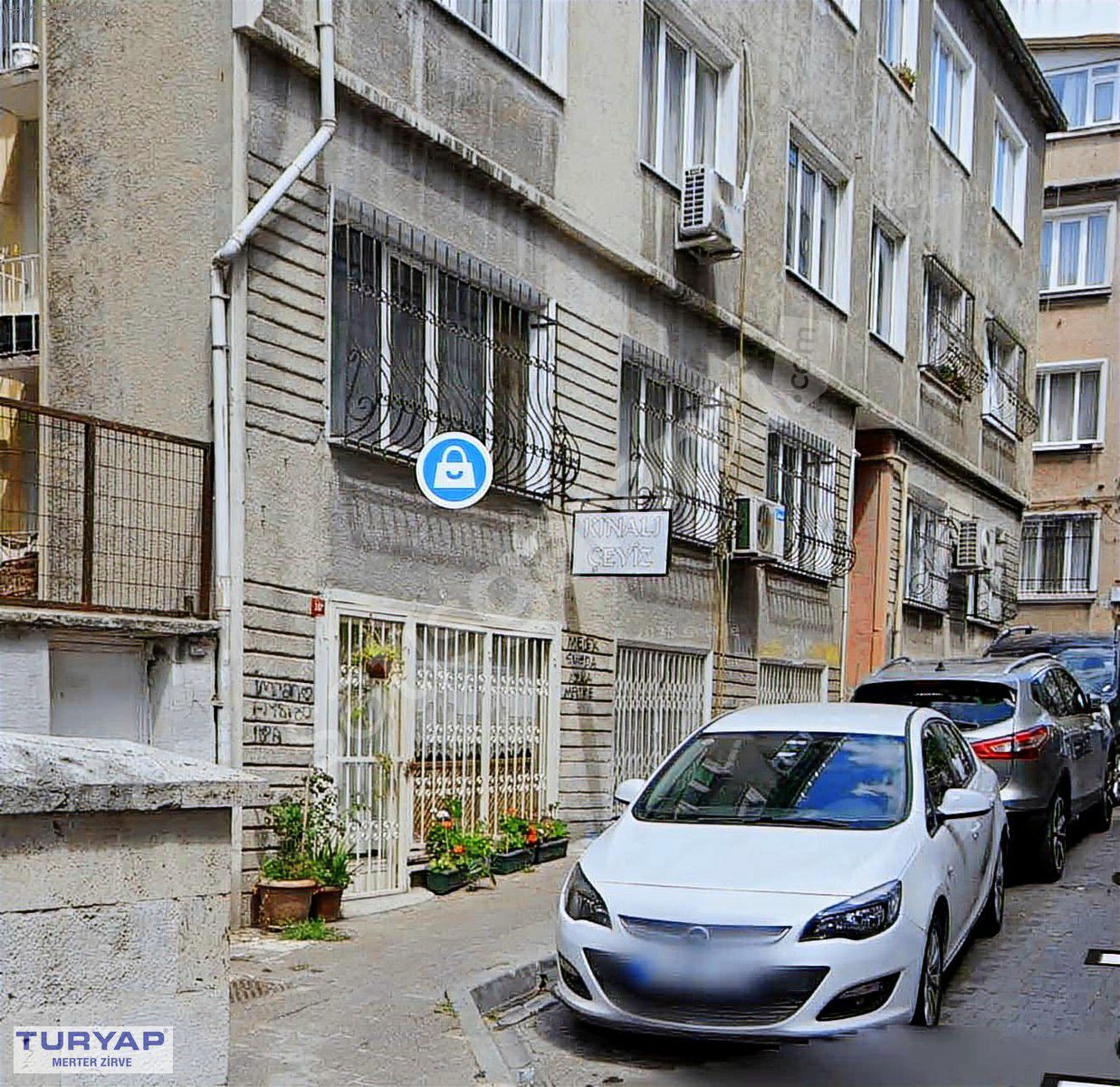 Fevzi Paşa Caddesinden 50 metre İçerde Giriş Dükkan