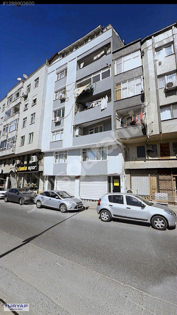 Turyap'tan Prof.Aziz Ergin Caddesinde Depolu Giriş Kat Dükkan