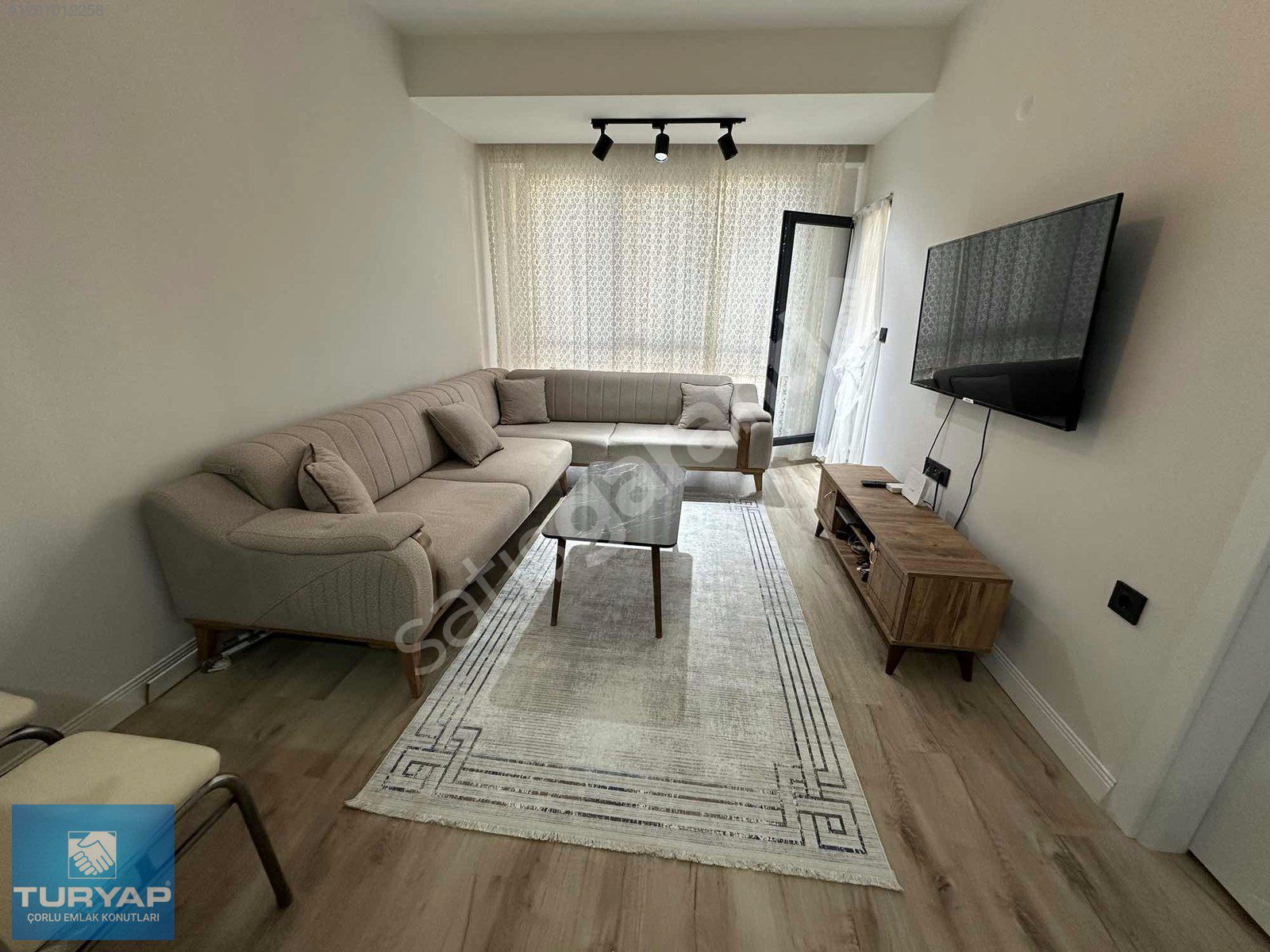 HATİP MAH. HAVUZLU GÜVENLİKLİ SİTE İÇİ EŞYALI KİRALIK DAİRE