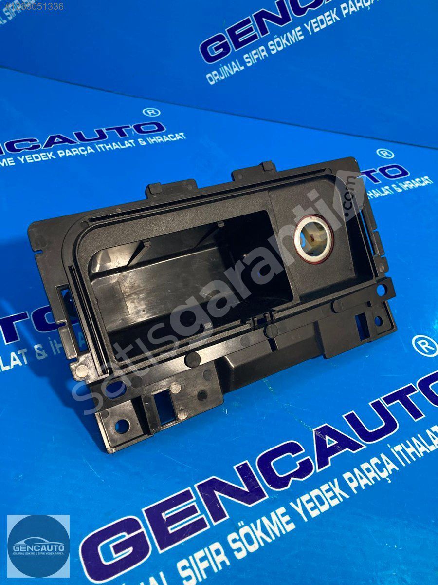 AUDİ A6 ORTA KONSOL ÖN KÜLLÜK SÖKME ORJİNAL 4G0857951