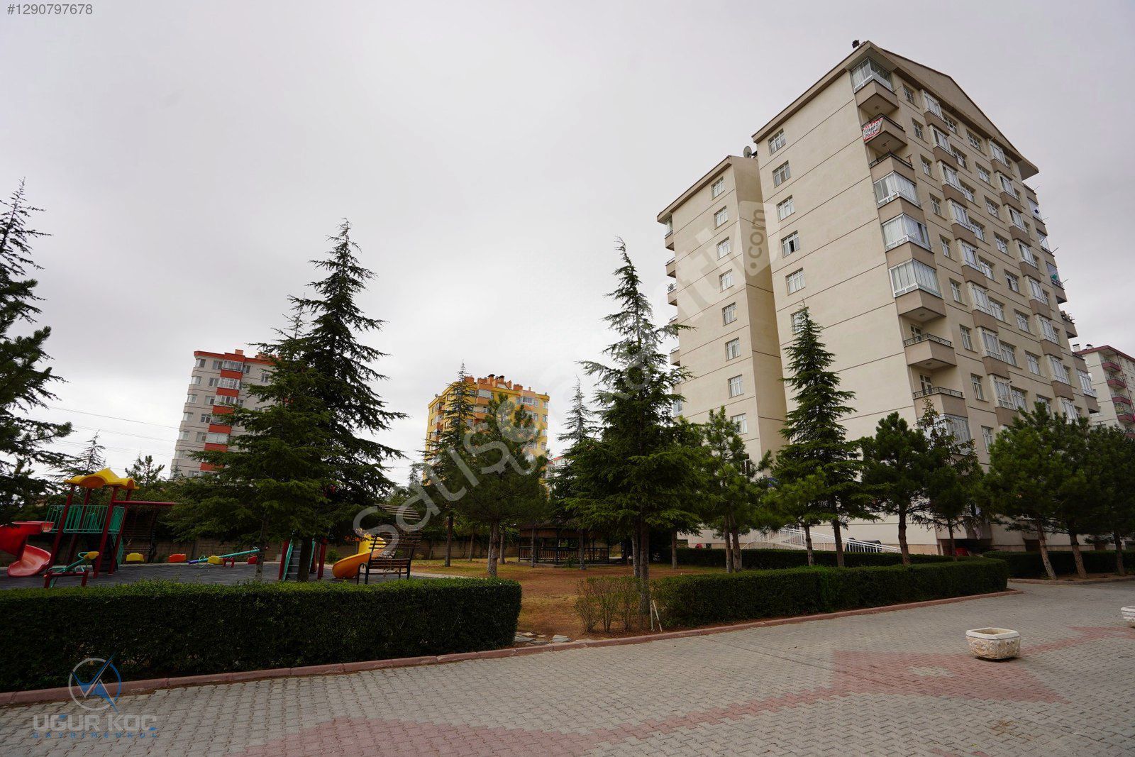 UĞUR KOÇ TAN BOSNA KAŞIKÇI GÖBEĞİNDE SİTE İÇİ 3+1 KİRALIK DAİRE