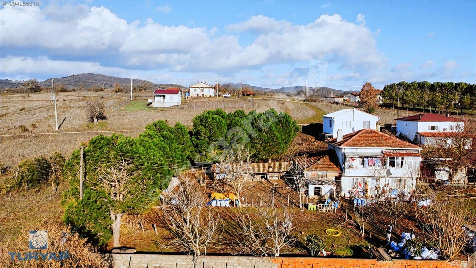 BİGA BEZİRGANLAR KÖYÜNDE BARAJ MANZARALI MÜSTAKİL 2 KATLI EV