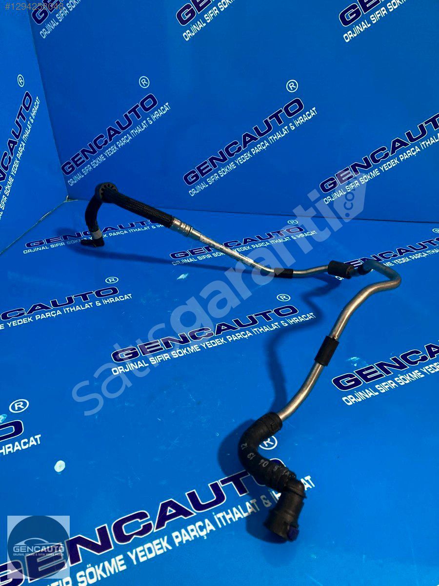 PORSCHE PANAMERA YAKIT BORUSU SÖKME ORJİNAL 97011033031