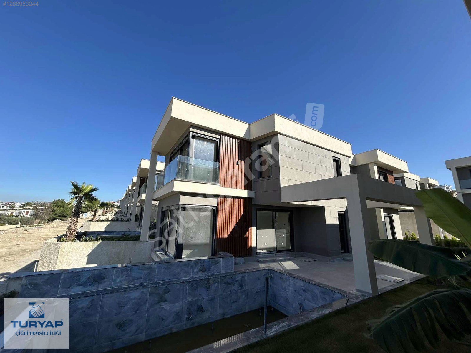 Aydın Kuşadası Karaova'da 6+1 Tripleks Villa