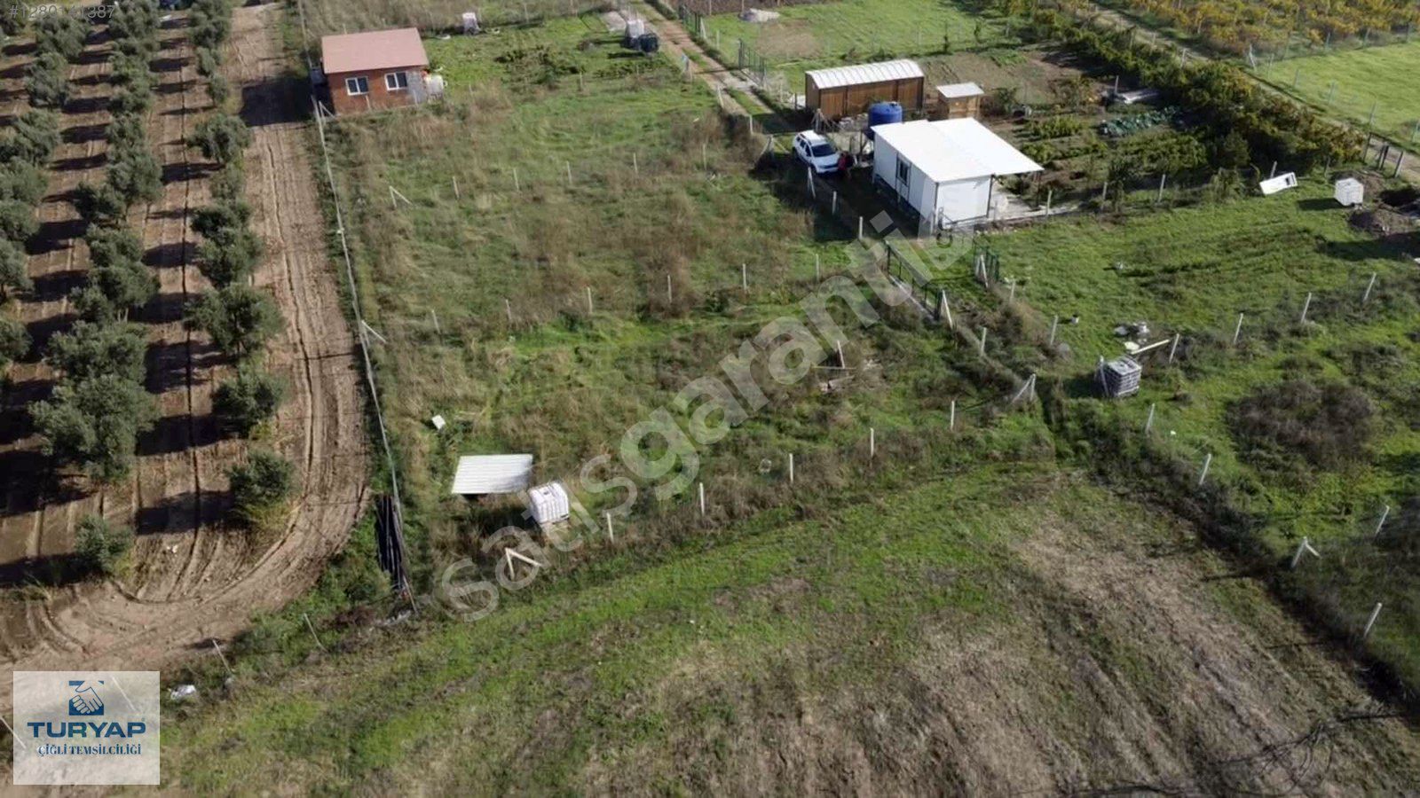 İzmir Aliağa Helvacı Fatih Mahallesin de Satılık 430 m2 Bahçe