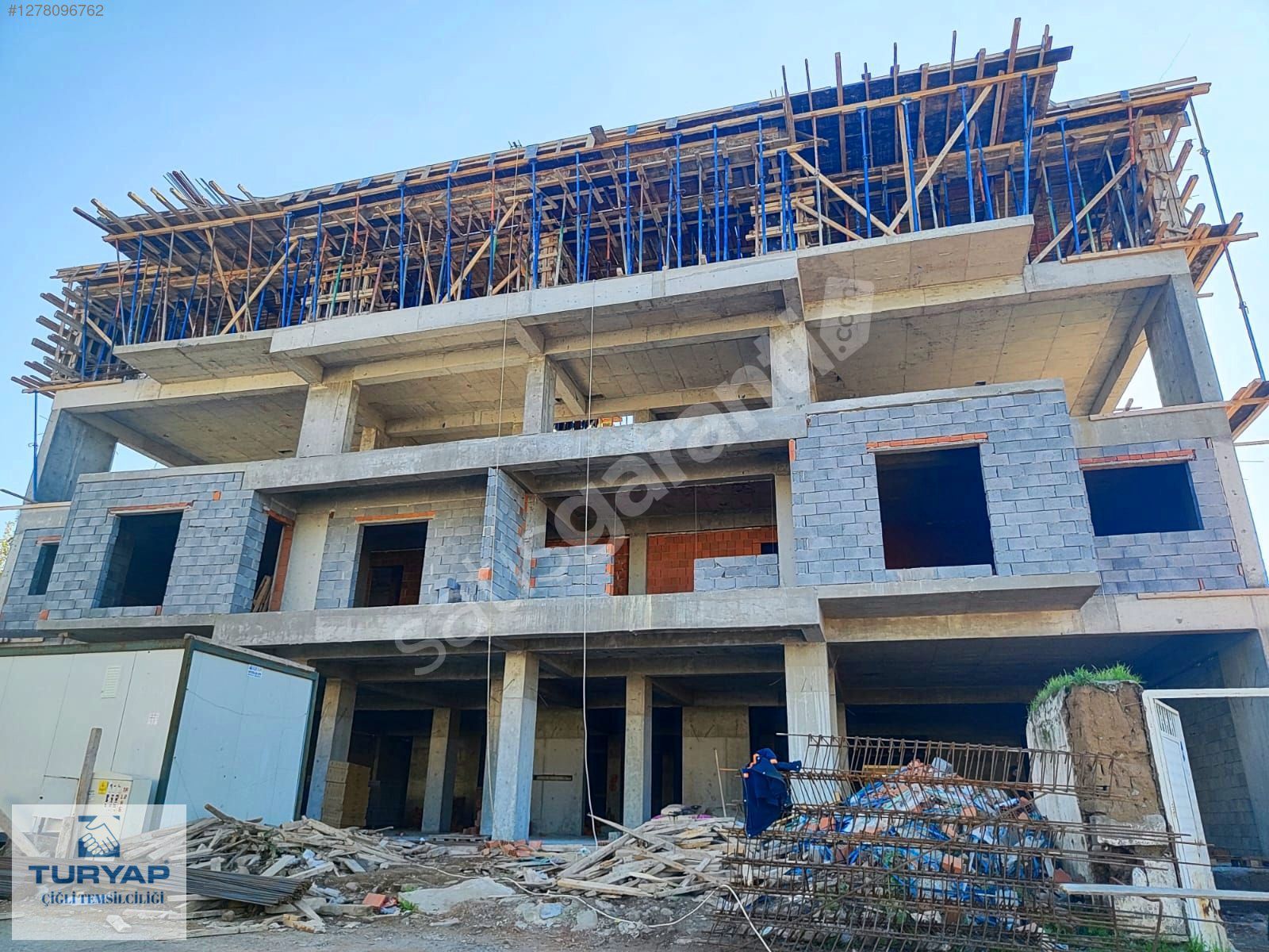 Aliağa Helvacı Mustafa Kemal Atatürk Cad.'nde Satılık 2+1 Daire