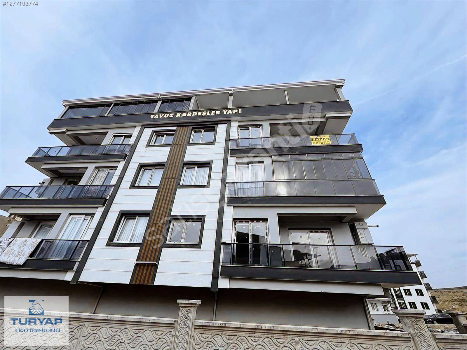 Menemen Uğur Mumcu Mahallesi'nde Satılık 4+1 Dubleks Daire