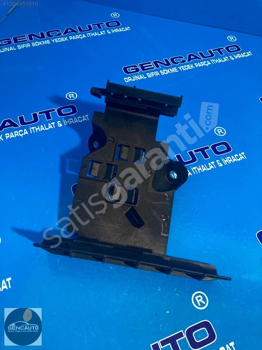 VW PASSAT B8 BEYİN BAĞLANTI BRAKETİ SÖKME ORJ 5Q0906507F