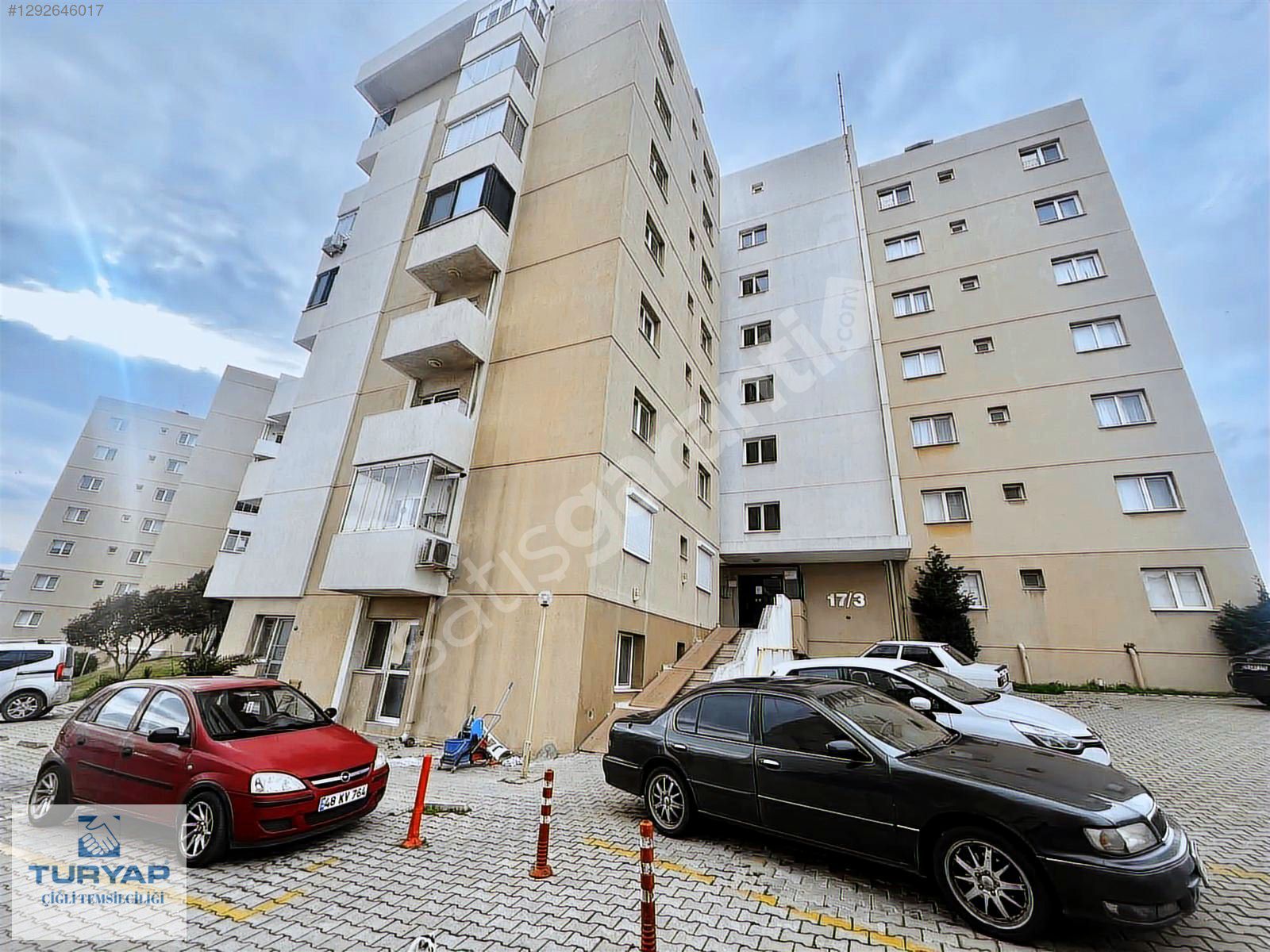 Çiğli Atatürk Mahallesi Palmiye Park Sitesinde Satılık 2+1 Daire