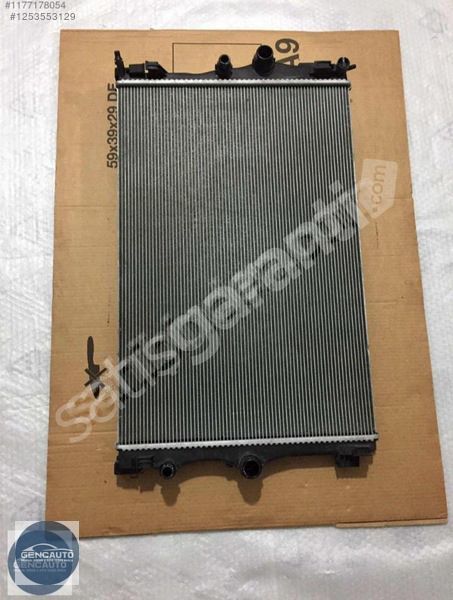 MERCEDES W118 W177 W247 SU RADYATÖRÜ SÖKME ORJ OEM A2475000203