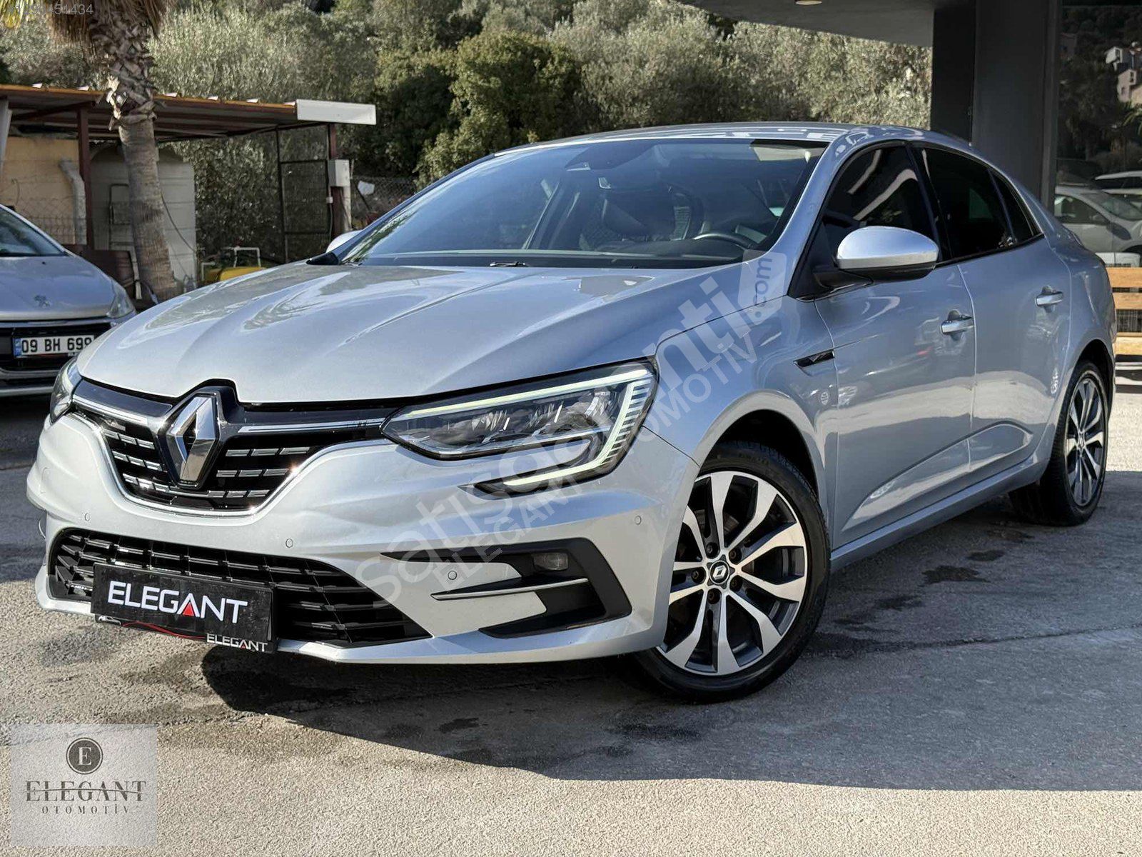 2024 MEGANE/ICON/1.3 TCE/SERVİS BAKIMLI/59.000KM'de