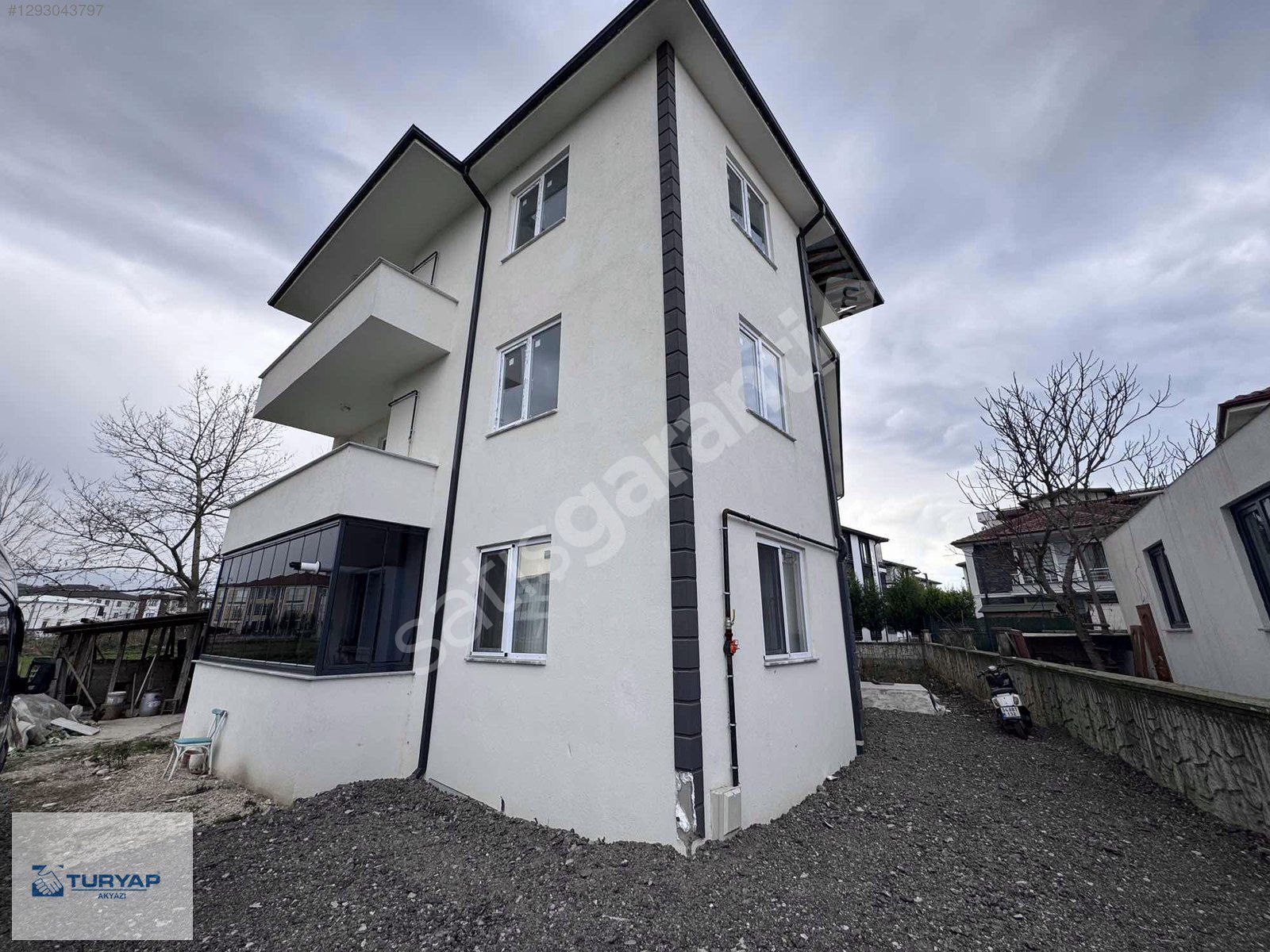 TURYAP AKYAZI'dan YUNUS EMRE MAHALLESİNDE SATILIK 2+1