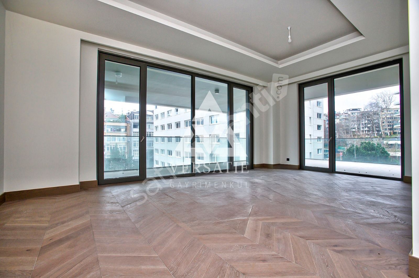 Nişantaşı Koru'da Satılık Geniş Teraslı, Özel 2+1