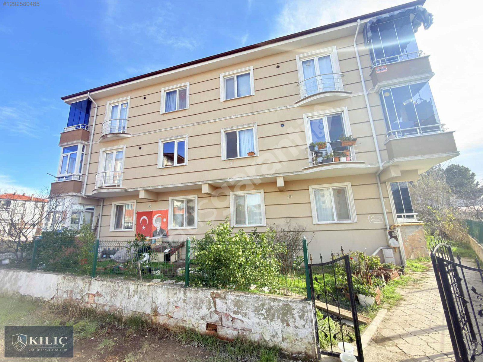KARASU SAHİLE 250 METRE SATILIK 2+1 EŞYALI DAİRE